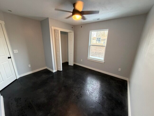 Photo - 301 W Sunrise St Unit B