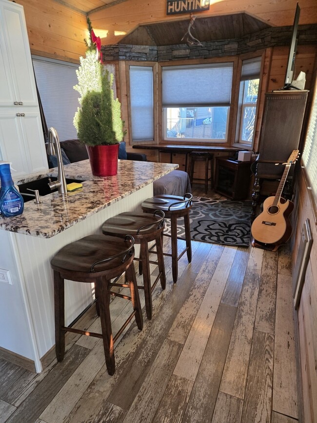 Photo - 1412 Amanda Dr