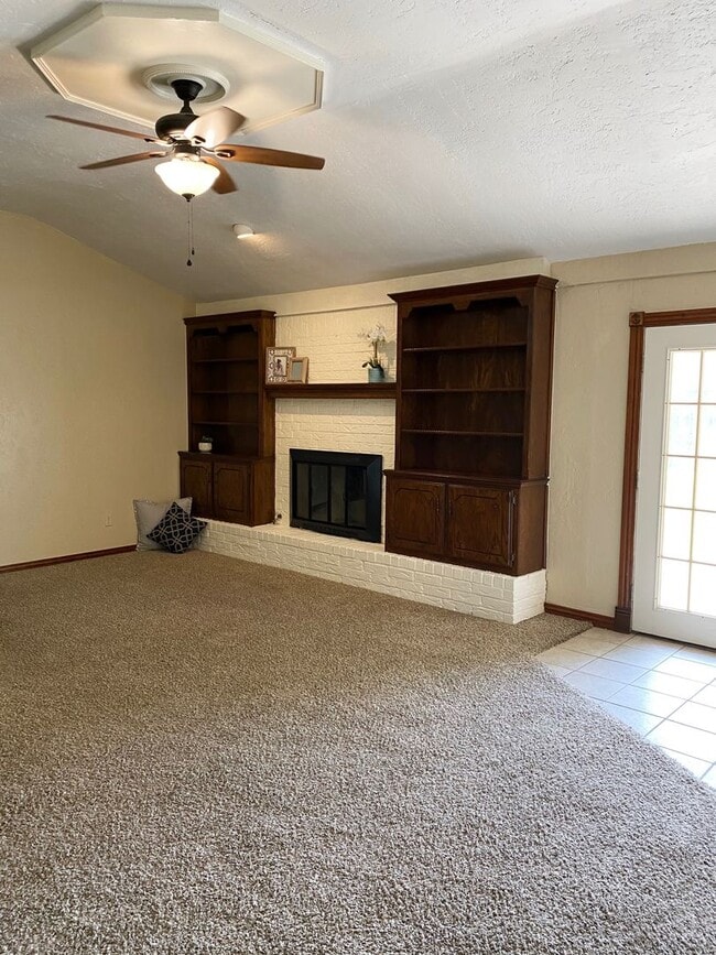 Photo - Great 3 bed/2 bath Home in Moore!  Availab...