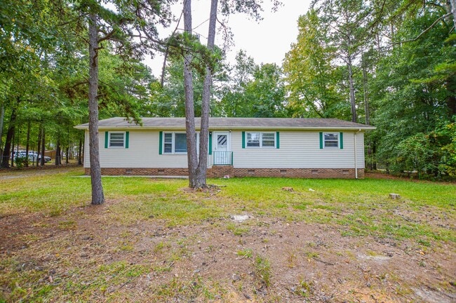 Building Photo - Renovated ranch in Matthews, NC! Heck of a deal! COMING SOON!!!