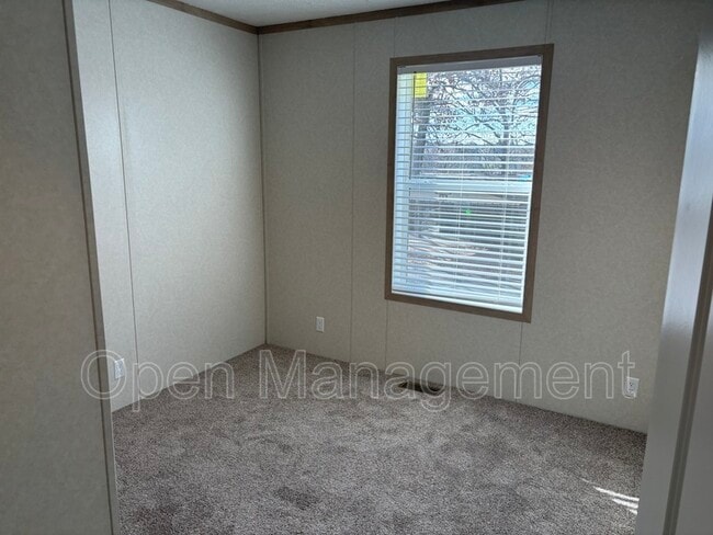 Photo - 16 English Village Park