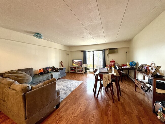 Building Photo - 125 Pleasant St Unit 308