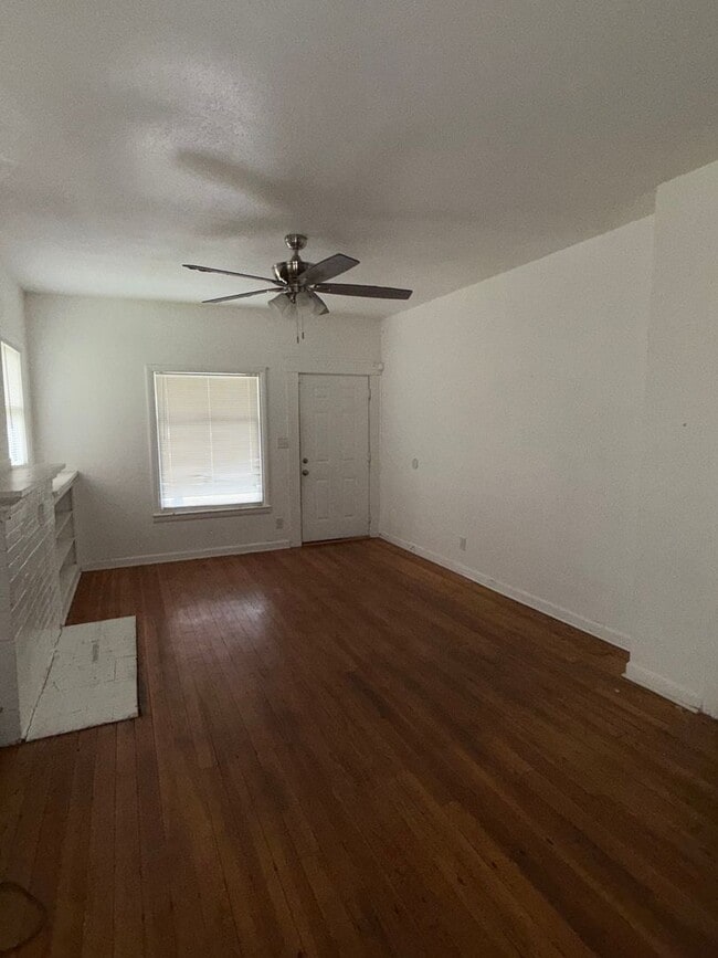 Photo - Spacious 3 Bedroom Home for Rent