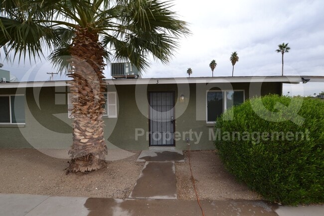 Building Photo - 2202 W Devonshire Ave Rental