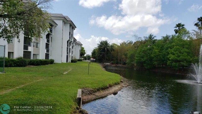 Photo - 721 N Pine Island Rd Condominio Unidad 115