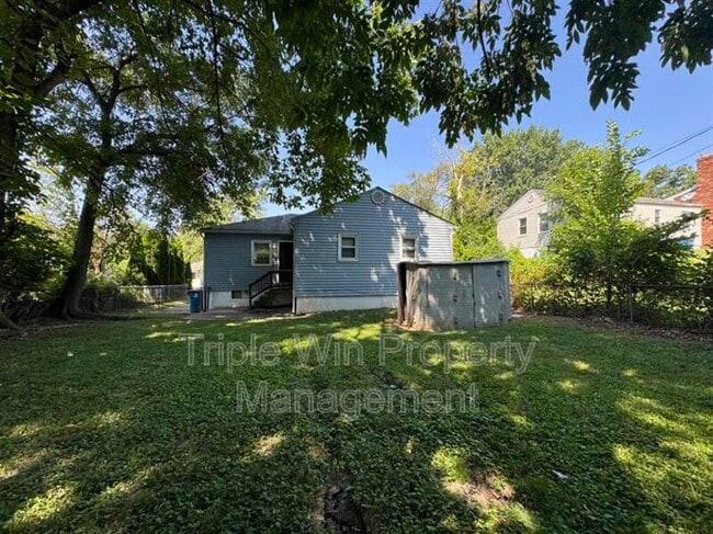 Photo - 220 Superior Dr