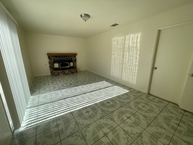 Photo - Victorville, 3 Bedroom, 2 Bathrooms, Large...