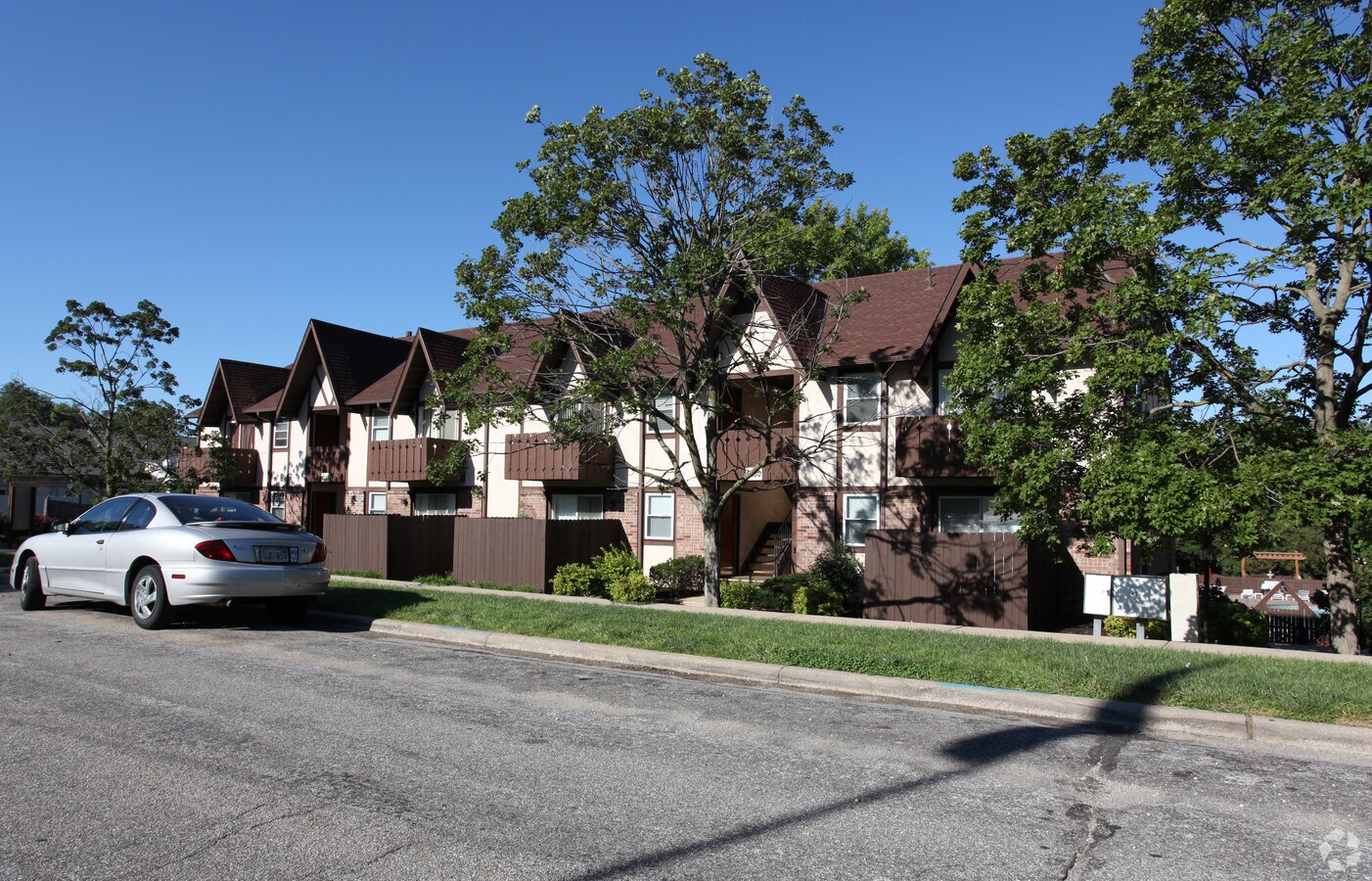 Primary Photo - London Park