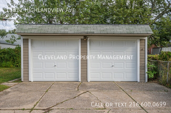 Photo - 13812 Highlandview Ave