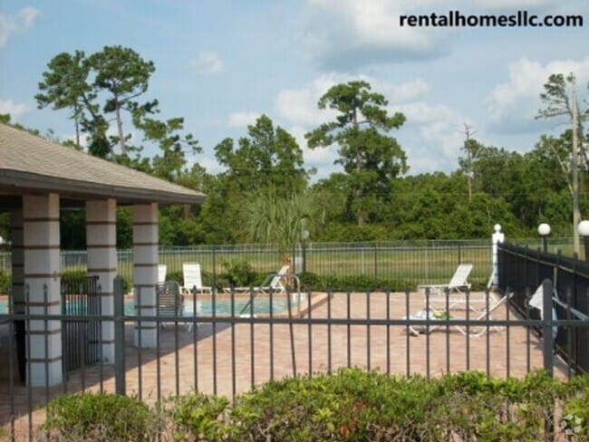 Building Photo - All Tile Throughout the Unit, One Story Pa... Rental