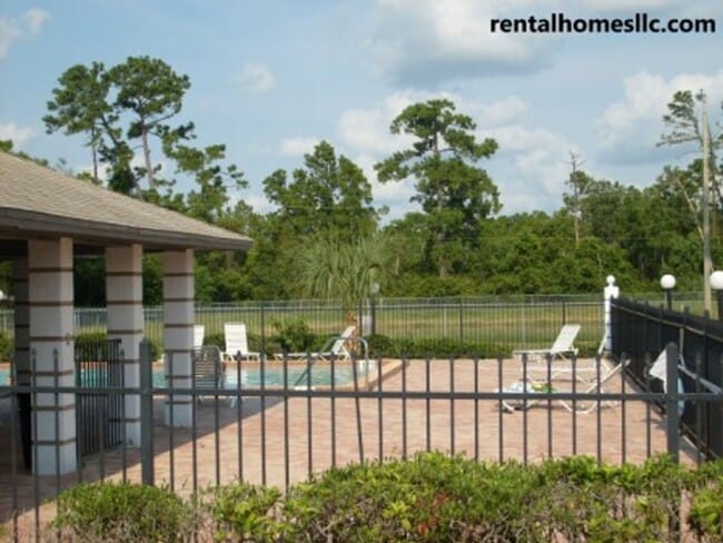 Building Photo - All Tile Throughout the Unit, One Story Pa... Rental