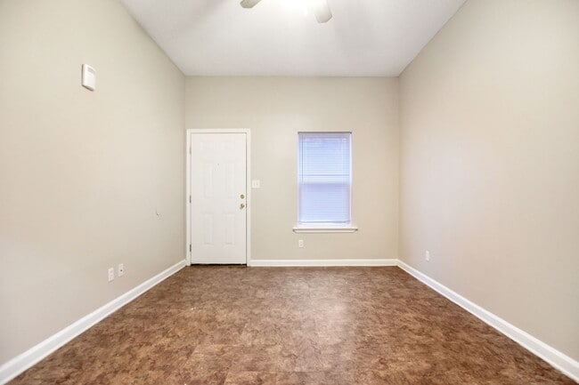 Photo - 701 Peachers Dr Unit D