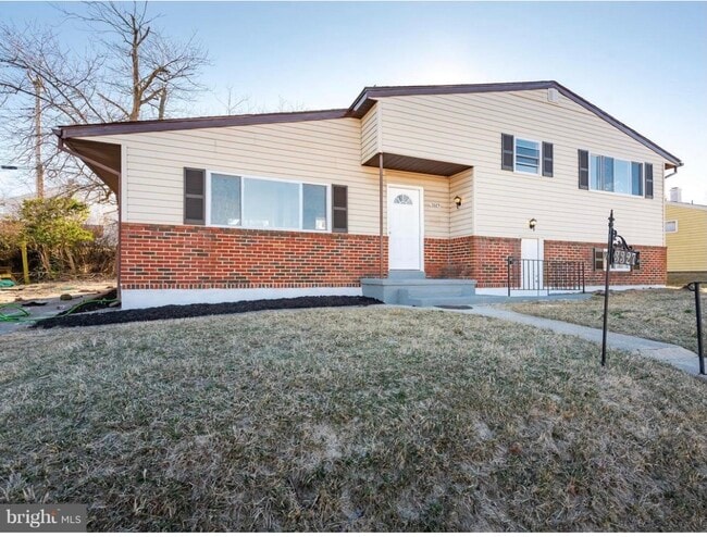 Front - 3327 Essex Rd