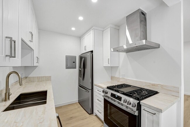 Building Photo - 1241 9th St