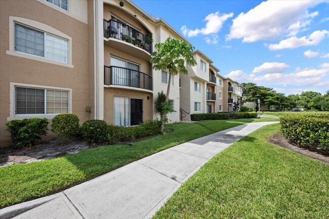 Photo - 800 Crestwood Ct S Unit 820