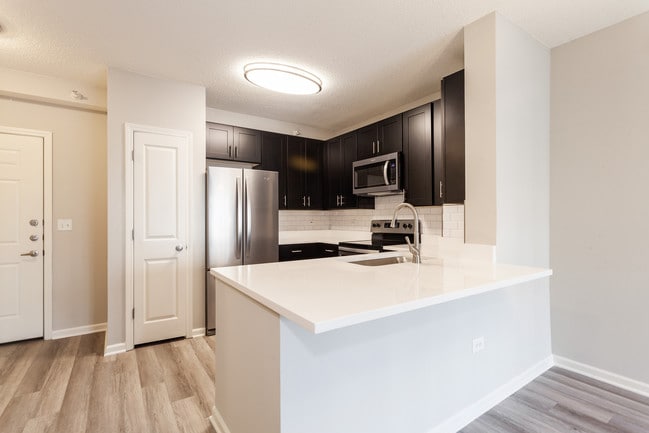 Photo - AMLI at Seven Bridges