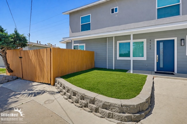 Building Photo - Beautifully Renovated 4Bdm 2Ba Apartment with Modern Finishes in San Diego!