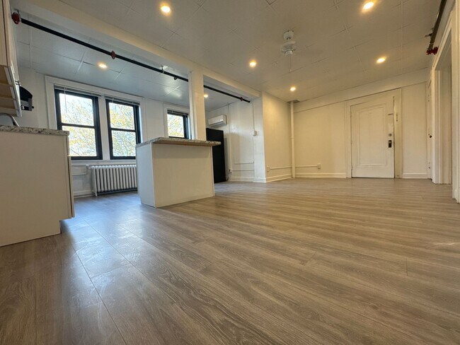 Photo - Spacious Large Studio Apartment Unit Apt 308 - Large Studio
