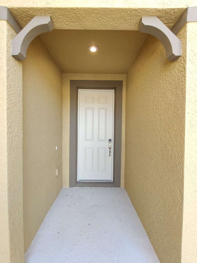 Photo - Beautiful 3-Bedroom Townhome in Gated Avea Pointe