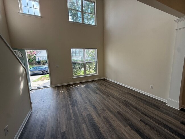 Photo - 146 Brentfield Loop