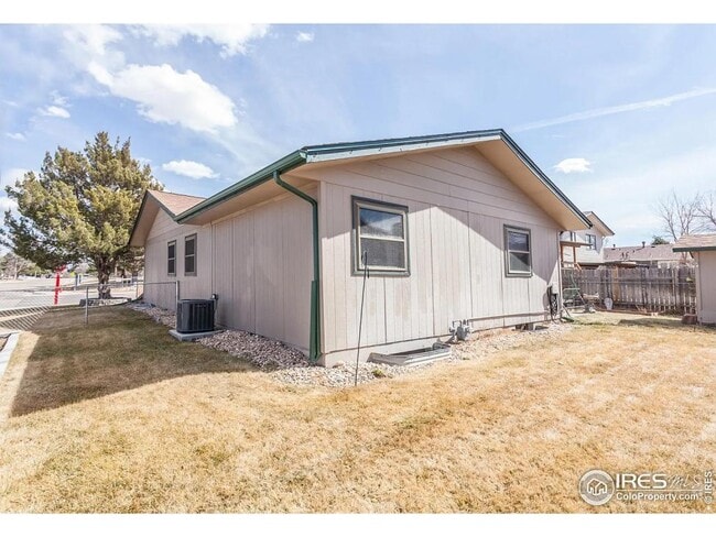 Photo - 701 43rd Ave