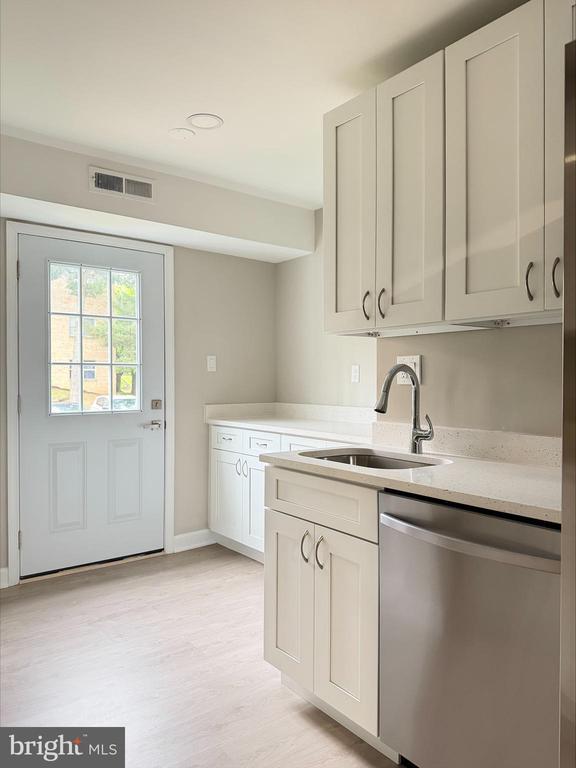 Photo - 5931 Quantrell Ave Unit 101