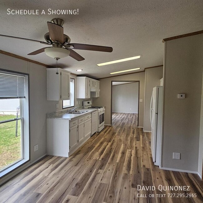 Building Photo - 2737 W Washington Center Rd