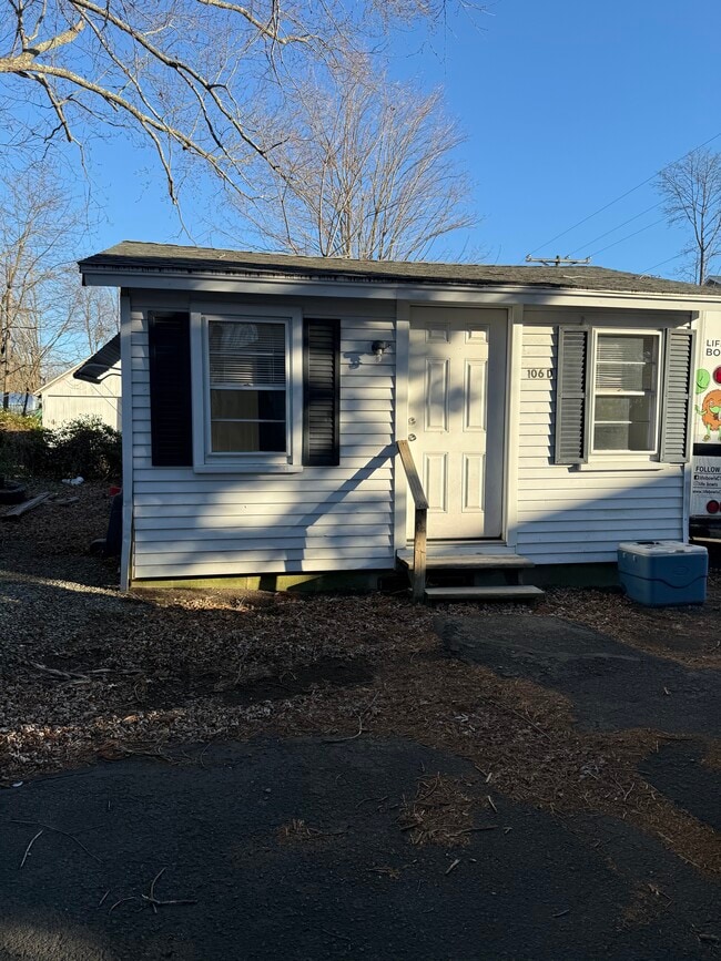 Building Photo - 106 Wall St