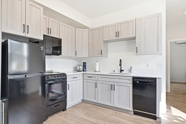 Photo - 2115 Hummingbird Wy