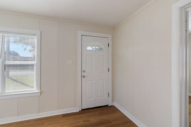 Photo - Charming 1/1 Home in St. Cloud Close to the Lakefront Park