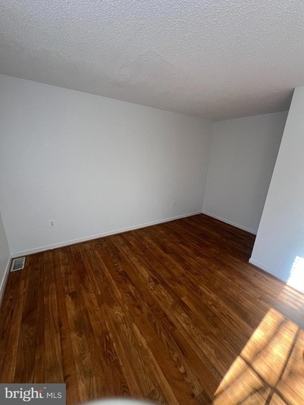 Photo - 405 Carnaby St