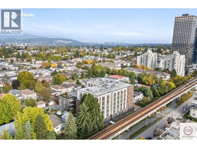 Photo - 5085 McHardy St