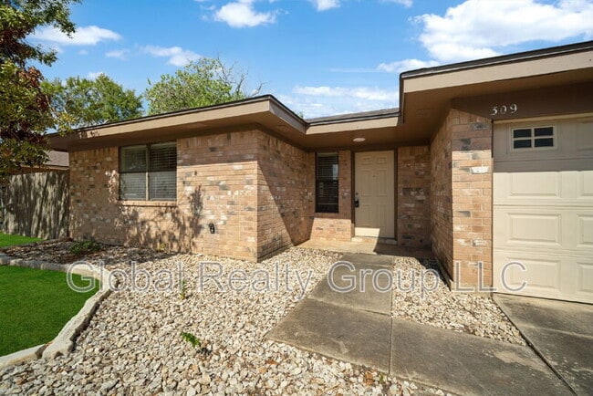 Photo - 309 Meadow Dr