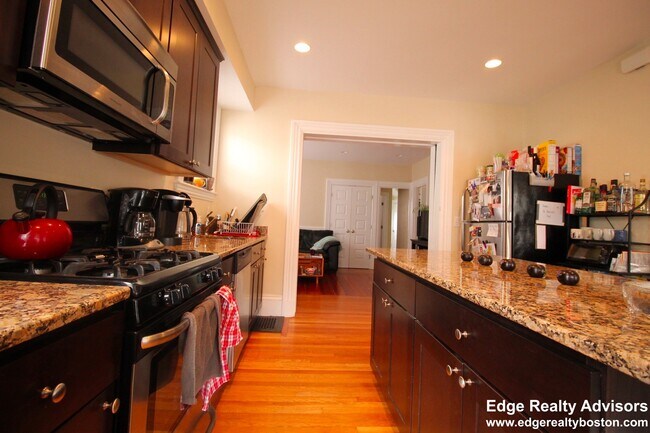 Photo - 66 Montcalm Ave