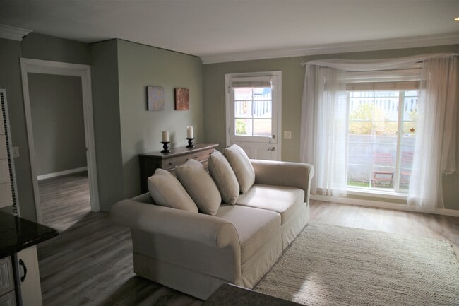 Photo - 2011 Rockefeller Ln Unidad Front