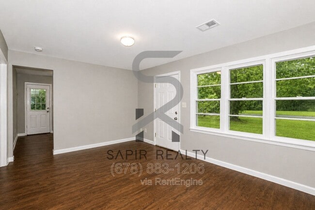 Photo - 202 Wendan Way