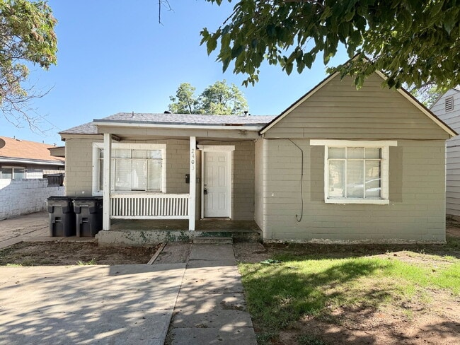 Photo - Charming 3-Bedroom Home with 2 Baths in th...