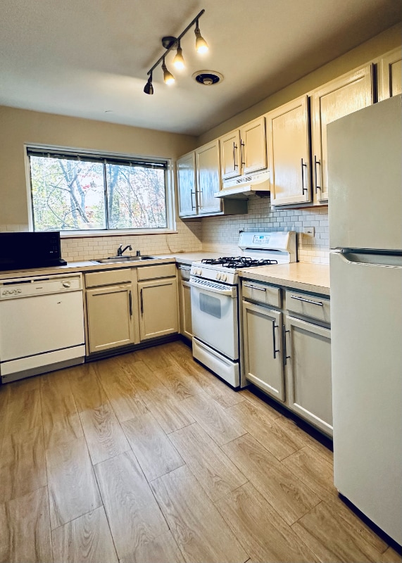 Photo - 10507 Weymouth St Unit 102