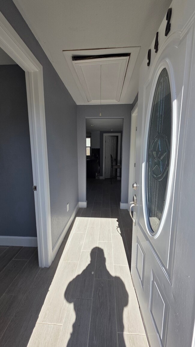 Photo - 9426 Sandra St