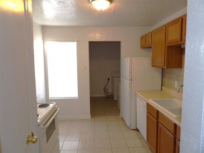 Photo - 1157 NW Ozmun Ave