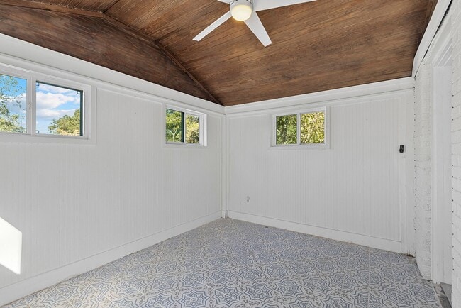 Photo - Beautifully Updated 3/2 w/ Large Fenced Backyard, Minutes From ATL Airport and Woodward Academy