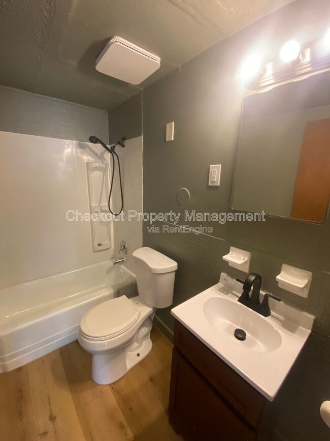 Photo - 3725 Morgan Ford Rd Unit B