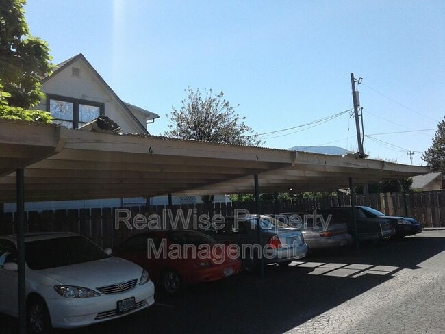 Photo - 507 NE D St Unit 6