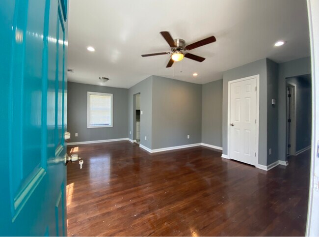 3148 Highland Park Pl