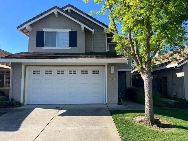 Building Photo - GORGEOUS 3 BEDROOM IN E. ROSEVILLE GATED COMMUNITY!!