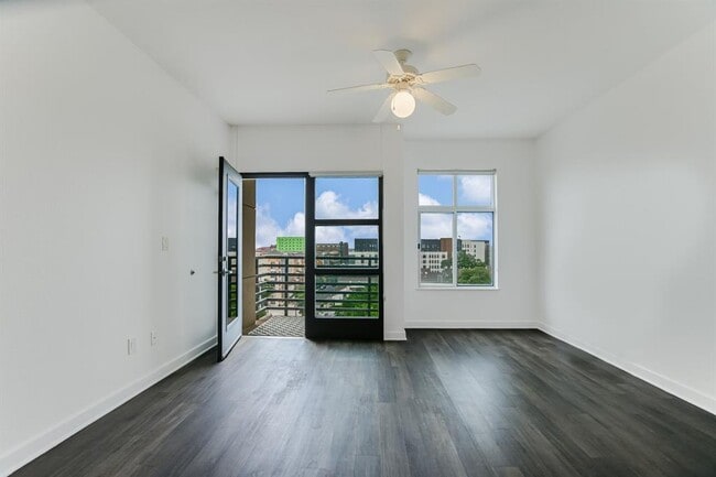Photo - 711 W 26th St Unit 702