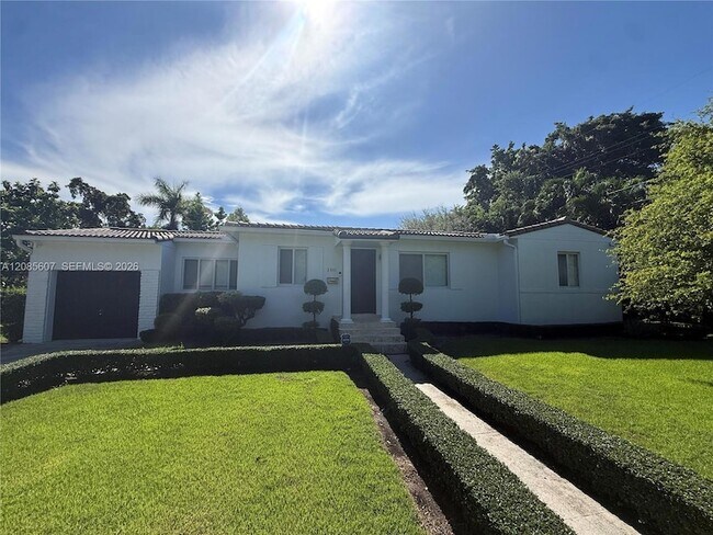 Photo - 2001 Coral Gate Dr
