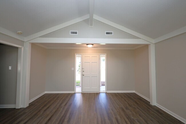 Photo - 4116 Lantern Ln