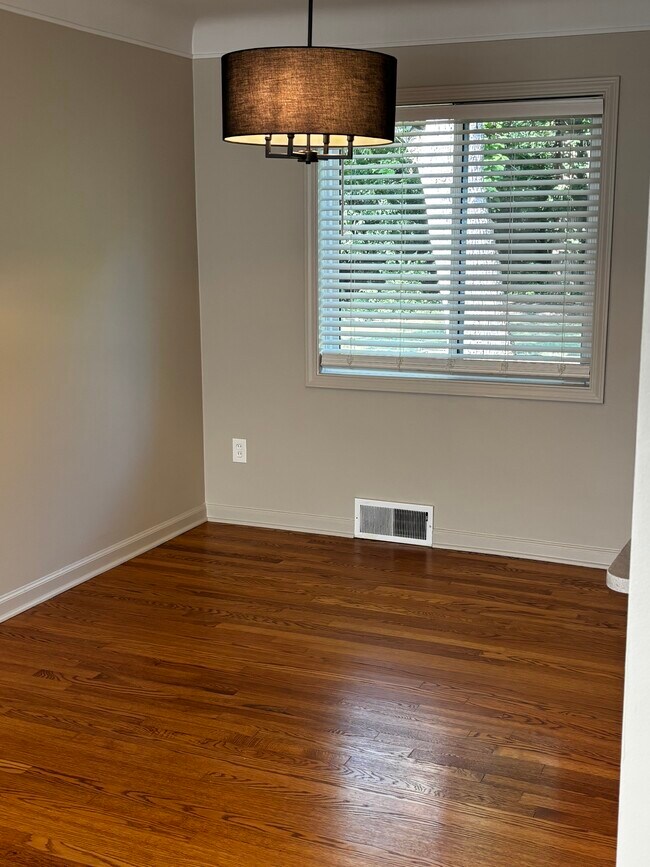 Photo - 2709 Glenview Ave