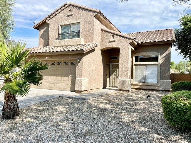 Photo - Beautifully renovated 3 bedroom/2.5 bathroom home in Tolleson!
